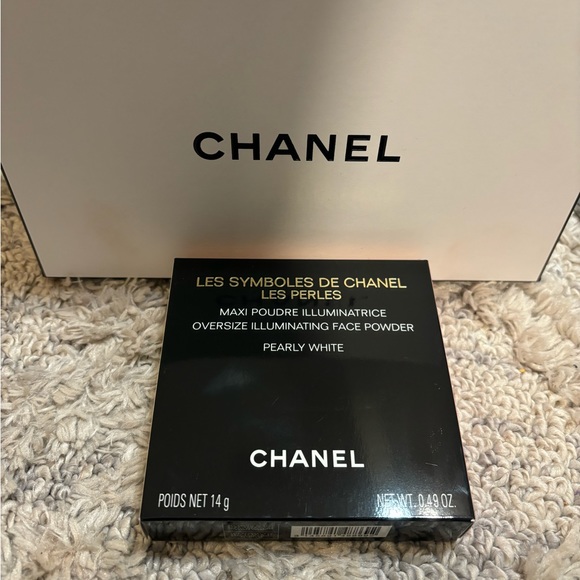 Les Symboles De Chanel Les Perles Oversized Illuminating Powder Pearly White LE - Picture 9 of 15
